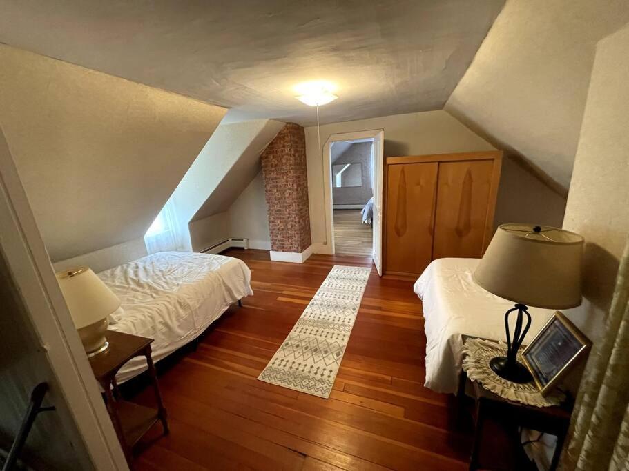 Cute 6-Bedroom Getaway In The Heart Of Littleton Extérieur photo