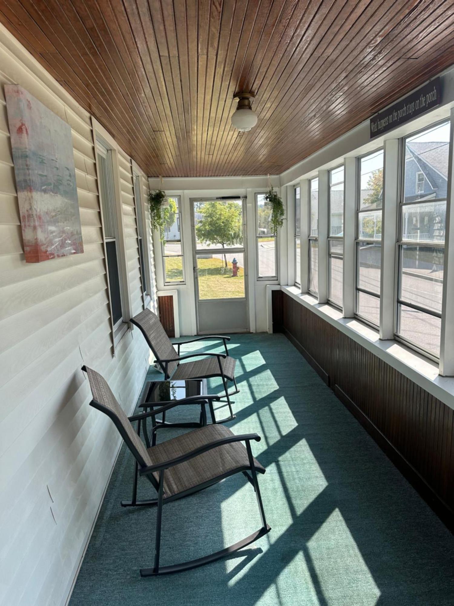 Cute 6-Bedroom Getaway In The Heart Of Littleton Extérieur photo